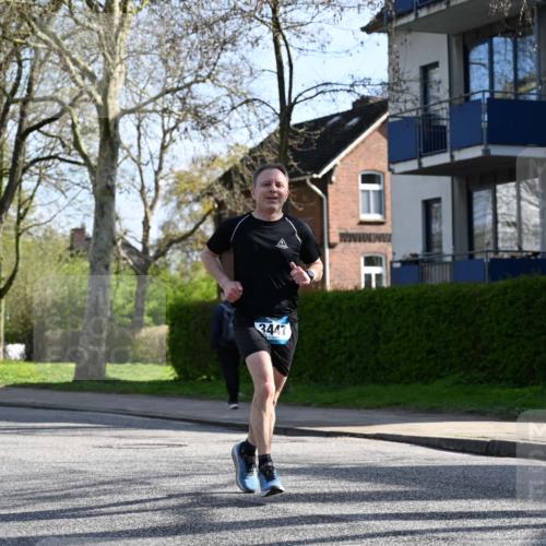 12.04.2026 - 45. Internationalen Wilhelmsburger Insellauf J. Mangold http://msf.ph/oto/9457577 12.04.2026 10:33:31 Ziel 5821, 4738, 2893, 5843, 3447, 4441, 4945, 4043, 2632, 2632, 2504, 4196, 5238, 5239, 5294, 3841, 3605, 2547, 3424, 3924 meine-sportfotos.de