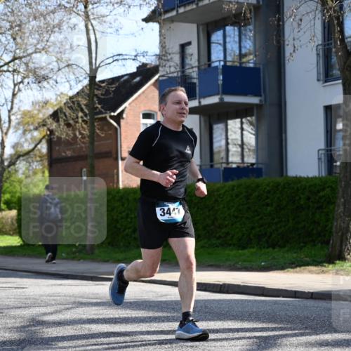 12.04.2026 - 45. Internationalen Wilhelmsburger Insellauf J. Mangold http://msf.ph/oto/9457593 12.04.2026 10:33:32 Ziel 5821, 4738, 2893, 5843, 3447, 4441, 4945, 4043, 2632, 2504, 4196, 5238, 5239, 5294, 3841, 3605, 2547, 3424, 3924, 4493 meine-sportfotos.de