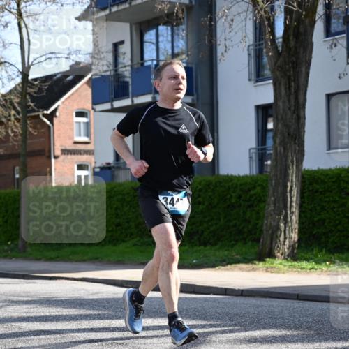 12.04.2026 - 45. Internationalen Wilhelmsburger Insellauf J. Mangold http://msf.ph/oto/9457603 12.04.2026 10:33:32 Ziel 5821, 4738, 2893, 5843, 3447, 4441, 4945, 4043, 2632, 2504, 4196, 5238, 5239, 5294, 3841, 3605, 2547, 3424, 3924, 4493 meine-sportfotos.de