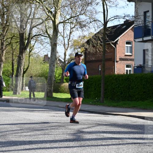 12.04.2026 - 45. Internationalen Wilhelmsburger Insellauf J. Mangold http://msf.ph/oto/9457672 12.04.2026 10:33:38 Ziel 5843, 3447, 4441, 4945, 4043, 2632, 2504, 4196, 5238, 5239, 5294, 3841, 3605, 2547, 3424, 3924, 4493, 3945 meine-sportfotos.de