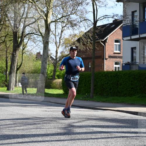 12.04.2026 - 45. Internationalen Wilhelmsburger Insellauf J. Mangold http://msf.ph/oto/9457674 12.04.2026 10:33:39 Ziel 3447, 4441, 4945, 4043, 2632, 2504, 4196, 5238, 5239, 5294, 5238, 5239, 5294, 3841, 3605, 2547, 3424, 3924, 4493, 3945, 3613 meine-sportfotos.de
