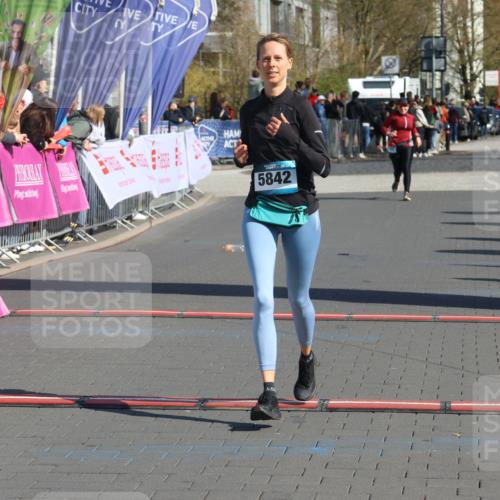 12.04.2026 - 45. Internationalen Wilhelmsburger Insellauf Strokosch-Dieckow http://msf.ph/oto/9457678 12.04.2026 11:04:11 Ziel 2914, 5842 meine-sportfotos.de