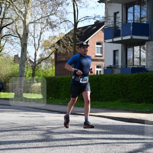 12.04.2026 - 45. Internationalen Wilhelmsburger Insellauf J. Mangold http://msf.ph/oto/9457688 12.04.2026 10:33:39 Ziel 3447, 4441, 4945, 4043, 2632, 2504, 4196, 5238, 5239, 5294, 5238, 5239, 5294, 3841, 3605, 2547, 3424, 3924, 4493, 3945, 3613 meine-sportfotos.de