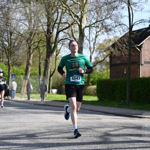 12.04.2026 - 45. Internationalen Wilhelmsburger Insellauf J. Mangold http://msf.ph/oto/9457709 12.04.2026 10:33:42 Ziel 3447, 4441, 4945, 4043, 2632, 2504, 4196, 5238, 5239, 5294, 3841, 3605, 2547, 3424, 3924, 4493, 3945, 3613 meine-sportfotos.de