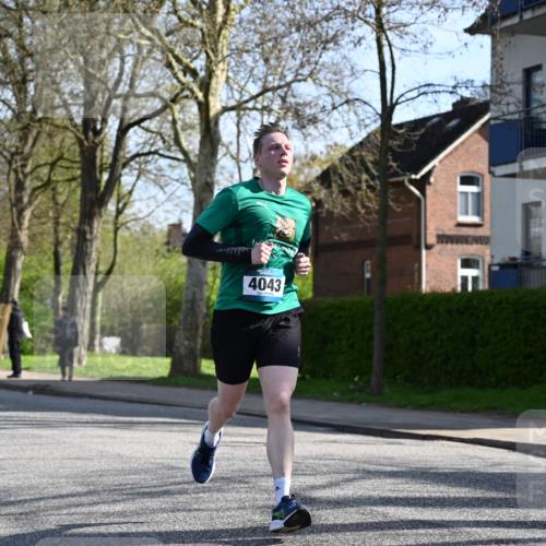 12.04.2026 - 45. Internationalen Wilhelmsburger Insellauf J. Mangold http://msf.ph/oto/9457719 12.04.2026 10:33:43 Ziel 3447, 4441, 4945, 4043, 2632, 2504, 4196, 5238, 5239, 5294, 3841, 3605, 2547, 3424, 3924, 4493, 3945, 3613, 2270 meine-sportfotos.de