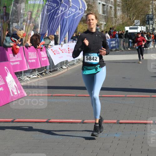 12.04.2026 - 45. Internationalen Wilhelmsburger Insellauf Strokosch-Dieckow http://msf.ph/oto/9457744 12.04.2026 11:04:11 Ziel 2914, 5842 meine-sportfotos.de