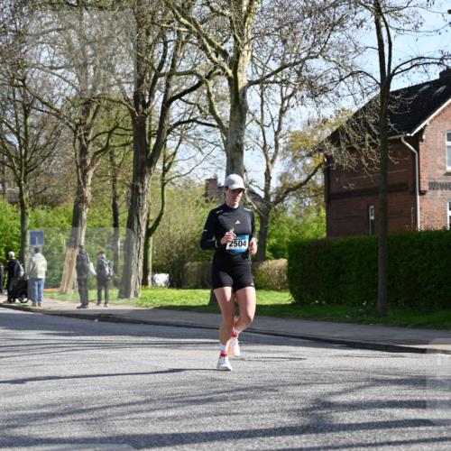12.04.2026 - 45. Internationalen Wilhelmsburger Insellauf J. Mangold http://msf.ph/oto/9457745 12.04.2026 10:33:46 Ziel 4945, 4043, 2632, 2504, 4196, 5238, 5239, 5294, 3841, 3605, 3605, 2547, 3424, 3924, 4493, 3945, 3613, 2270, 4555, 2472, 2559, 3636 meine-sportfotos.de