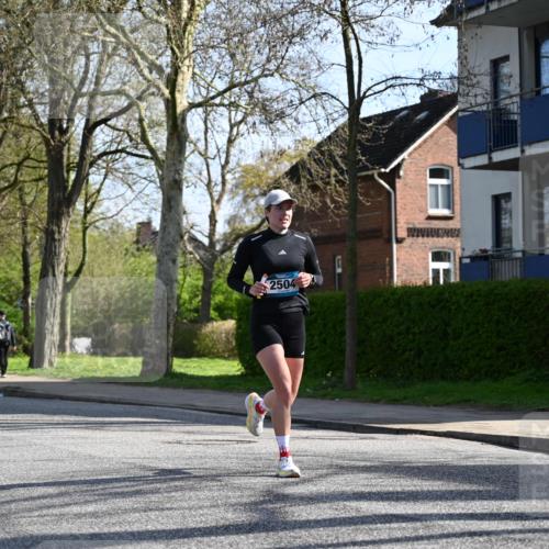 12.04.2026 - 45. Internationalen Wilhelmsburger Insellauf J. Mangold http://msf.ph/oto/9457756 12.04.2026 10:33:46 Ziel 4945, 4043, 2632, 2504, 4196, 5238, 5239, 5294, 3841, 3605, 3605, 2547, 3424, 3924, 4493, 3945, 3613, 2270, 4555, 2472, 2559, 3636 meine-sportfotos.de