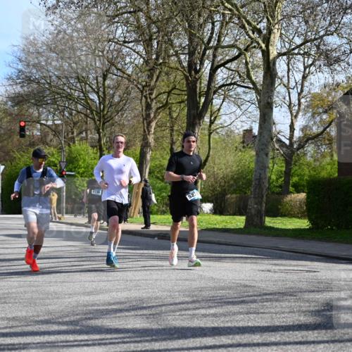 12.04.2026 - 45. Internationalen Wilhelmsburger Insellauf J. Mangold http://msf.ph/oto/9457768 12.04.2026 10:33:52 Ziel 4043, 2632, 2504, 4196, 5238, 5239, 5294, 3841, 3605, 2547, 3424, 3924, 4493, 3945, 3613, 2270, 4555, 2472, 2559, 3636, 3929, 5480, 3042, 3065 meine-sportfotos.de