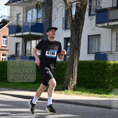 12.04.2026 - 45. Internationalen Wilhelmsburger Insellauf J. Mangold http://msf.ph/oto/9457769 12.04.2026 10:33:56 Ziel 2632, 2504, 4196, 5238, 5239, 5294, 3841, 3605, 2547, 3424, 3924, 4493, 4493, 3945, 3613, 2270, 4555, 2472, 2559, 3636, 3929, 5480, 3042, 3065, 2123 meine-sportfotos.de