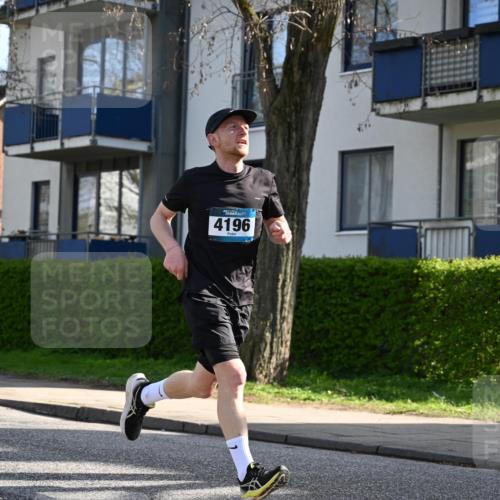 12.04.2026 - 45. Internationalen Wilhelmsburger Insellauf J. Mangold http://msf.ph/oto/9457770 12.04.2026 10:33:56 Ziel 2632, 2504, 4196, 5238, 5239, 5294, 3841, 3605, 2547, 3424, 3924, 4493, 4493, 3945, 3613, 2270, 4555, 2472, 2559, 3636, 3929, 5480, 3042, 3065, 2123 meine-sportfotos.de