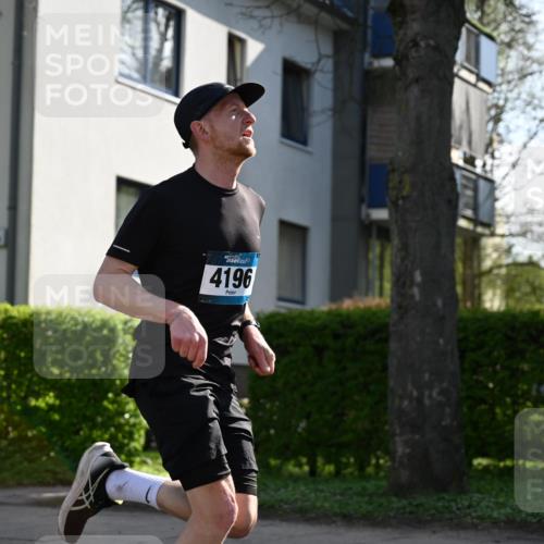 12.04.2026 - 45. Internationalen Wilhelmsburger Insellauf J. Mangold http://msf.ph/oto/9457784 12.04.2026 10:33:56 Ziel 2632, 2504, 4196, 5238, 5239, 5294, 3841, 3605, 2547, 3424, 3924, 4493, 4493, 3945, 3613, 2270, 4555, 2472, 2559, 3636, 3929, 5480, 3042, 3065, 2123 meine-sportfotos.de