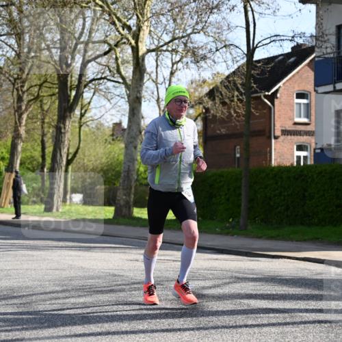 12.04.2026 - 45. Internationalen Wilhelmsburger Insellauf J. Mangold http://msf.ph/oto/9457786 12.04.2026 10:34:00 Ziel 4196, 5238, 5239, 5294, 3841, 3605, 2547, 3424, 3924, 4493, 3945, 3613, 2270, 4555, 2472, 2559, 3636, 3929, 5480, 3042, 3065, 2123, 3485 meine-sportfotos.de