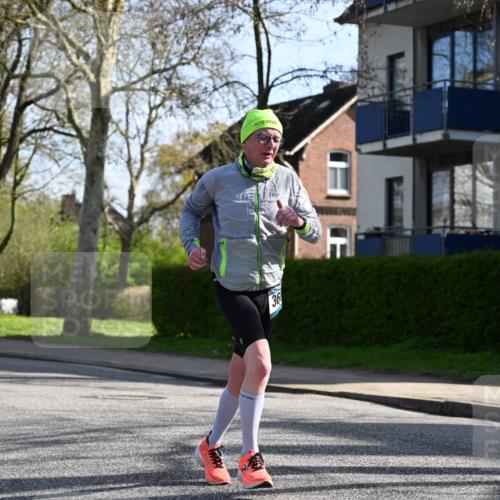 12.04.2026 - 45. Internationalen Wilhelmsburger Insellauf J. Mangold http://msf.ph/oto/9457791 12.04.2026 10:34:00 Ziel 4196, 5238, 5239, 5294, 3841, 3605, 2547, 3424, 3924, 4493, 3945, 3613, 2270, 4555, 2472, 2559, 3636, 3929, 5480, 3042, 3065, 2123, 3485 meine-sportfotos.de