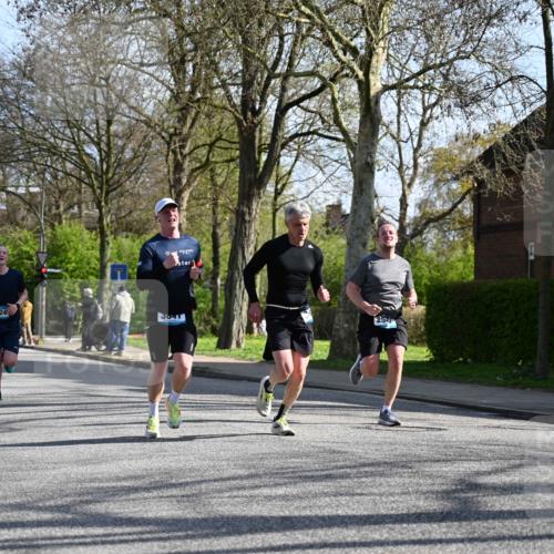 12.04.2026 - 45. Internationalen Wilhelmsburger Insellauf J. Mangold http://msf.ph/oto/9457798 12.04.2026 10:34:03 Ziel 5238, 5239, 5294, 3841, 3605, 2547, 3424, 3924, 4493, 3945, 3613, 3613, 2270, 4555, 2472, 2559, 3636, 3929, 5480, 3042, 3065, 3065, 2123, 3485, 3133, 4807 meine-sportfotos.de