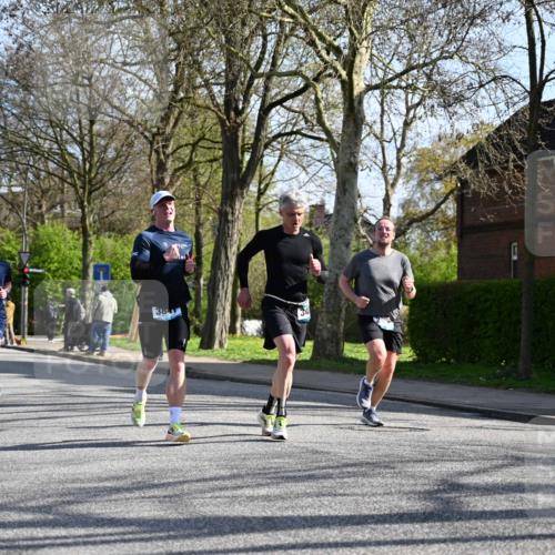 12.04.2026 - 45. Internationalen Wilhelmsburger Insellauf J. Mangold http://msf.ph/oto/9457799 12.04.2026 10:34:03 Ziel 5238, 5239, 5294, 3841, 3605, 2547, 3424, 3924, 4493, 3945, 3613, 3613, 2270, 4555, 2472, 2559, 3636, 3929, 5480, 3042, 3065, 3065, 2123, 3485, 3133, 4807 meine-sportfotos.de