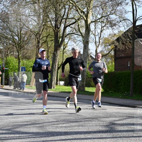 12.04.2026 - 45. Internationalen Wilhelmsburger Insellauf J. Mangold http://msf.ph/oto/9457801 12.04.2026 10:34:03 Ziel 5238, 5239, 5294, 3841, 3605, 2547, 3424, 3924, 4493, 3945, 3613, 3613, 2270, 4555, 2472, 2559, 3636, 3929, 5480, 3042, 3065, 3065, 2123, 3485, 3133, 4807 meine-sportfotos.de