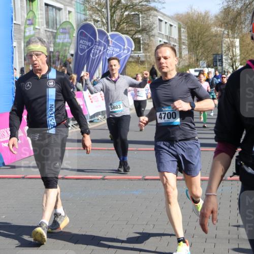 12.04.2026 - 45. Internationalen Wilhelmsburger Insellauf Strokosch-Dieckow http://msf.ph/oto/9457820 12.04.2026 10:47:12 Ziel 5538, 4706, 4700, 5803, 2206, 5421, 5626, 3493, 3494 meine-sportfotos.de