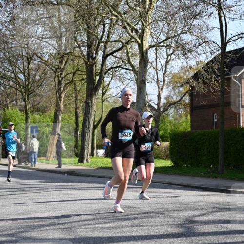 12.04.2026 - 45. Internationalen Wilhelmsburger Insellauf J. Mangold http://msf.ph/oto/9457826 12.04.2026 10:34:11 Ziel 3605, 2547, 3424, 3924, 4493, 3945, 3613, 2270, 4555, 2472, 2559, 3636, 3929, 3929, 5480, 3042, 3065, 2123, 3485, 3133, 4807, 3385, 2402, 2917, 2459, 2488, 2482, 4108 meine-sportfotos.de