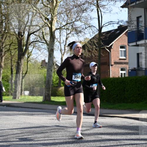 12.04.2026 - 45. Internationalen Wilhelmsburger Insellauf J. Mangold http://msf.ph/oto/9457836 12.04.2026 10:34:12 Ziel 2547, 3424, 3924, 4493, 3945, 3613, 2270, 4555, 2472, 2559, 3636, 3929, 5480, 3042, 3065, 2123, 3485, 3485, 3133, 4807, 3385, 2402, 2917, 2459, 2488, 2482, 4108, 3324 meine-sportfotos.de