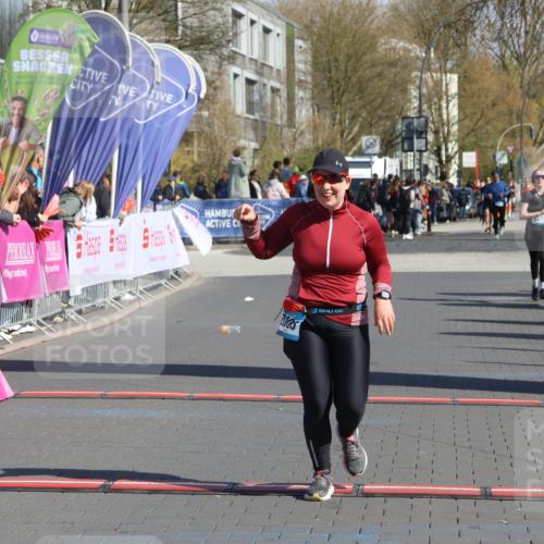12.04.2026 - 45. Internationalen Wilhelmsburger Insellauf Strokosch-Dieckow http://msf.ph/oto/9457845 12.04.2026 11:04:19 Ziel 2005 meine-sportfotos.de