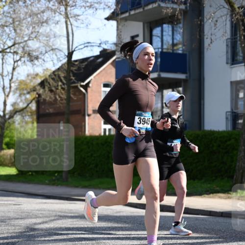 12.04.2026 - 45. Internationalen Wilhelmsburger Insellauf J. Mangold http://msf.ph/oto/9457850 12.04.2026 10:34:12 Ziel 2547, 3424, 3924, 4493, 3945, 3613, 2270, 4555, 2472, 2559, 3636, 3929, 5480, 3042, 3065, 2123, 3485, 3485, 3133, 4807, 3385, 2402, 2917, 2459, 2488, 2482, 4108, 3324 meine-sportfotos.de