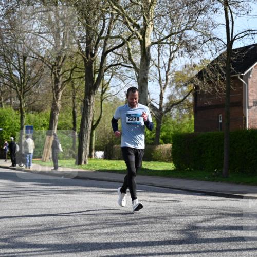 12.04.2026 - 45. Internationalen Wilhelmsburger Insellauf J. Mangold http://msf.ph/oto/9457871 12.04.2026 10:34:18 Ziel 4493, 3945, 3613, 2270, 4555, 2472, 2559, 3636, 3929, 5480, 3042, 3065, 2123, 2123, 3485, 3133, 4807, 3385, 2402, 2917, 2459, 2488, 2482, 4108, 3324, 5492 meine-sportfotos.de