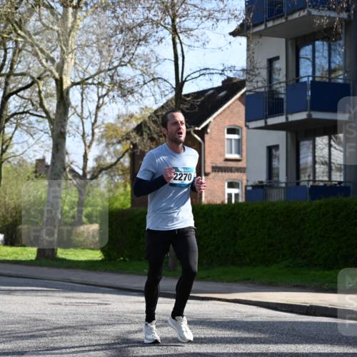 12.04.2026 - 45. Internationalen Wilhelmsburger Insellauf J. Mangold http://msf.ph/oto/9457888 12.04.2026 10:34:19 Ziel 4493, 3945, 3613, 2270, 4555, 2472, 2559, 3636, 3929, 5480, 3042, 3065, 2123, 3485, 3133, 4807, 3385, 2402, 2402, 2917, 2459, 2488, 2482, 4108, 3324, 5492 meine-sportfotos.de