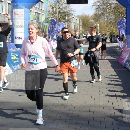 12.04.2026 - 45. Internationalen Wilhelmsburger Insellauf Strokosch-Dieckow http://msf.ph/oto/9457890 12.04.2026 10:47:18 Ziel 2206, 5421, 5626, 3493, 3494, 3010, 3854, 2393, 2845, 3332, 3349, 4297 meine-sportfotos.de