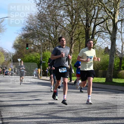 12.04.2026 - 45. Internationalen Wilhelmsburger Insellauf J. Mangold http://msf.ph/oto/9457900 12.04.2026 10:34:22 Ziel 3945, 3613, 2270, 4555, 2472, 2559, 3636, 3929, 5480, 3042, 3065, 2123, 3485, 3133, 4807, 3385, 2402, 2917, 2459, 2488, 2482, 4108, 3324, 5492, 5036, 5048, 2423, 2814 meine-sportfotos.de