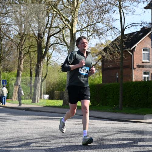 12.04.2026 - 45. Internationalen Wilhelmsburger Insellauf J. Mangold http://msf.ph/oto/9457921 12.04.2026 10:34:24 Ziel 3613, 2270, 4555, 2472, 2559, 3636, 3929, 5480, 3042, 3065, 2123, 3485, 3485, 3133, 4807, 3385, 2402, 2917, 2459, 2488, 2482, 4108, 3324, 3324, 5492, 5036, 5048, 2423, 2814, 4000 meine-sportfotos.de