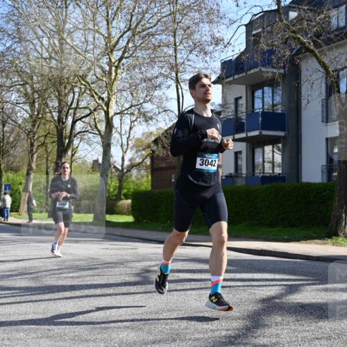 12.04.2026 - 45. Internationalen Wilhelmsburger Insellauf J. Mangold http://msf.ph/oto/9457950 12.04.2026 10:34:28 Ziel 3613, 2270, 4555, 2472, 2559, 3636, 3929, 5480, 3042, 3065, 2123, 3485, 3133, 4807, 3385, 3385, 2402, 2917, 2459, 2488, 2482, 4108, 3324, 5492, 5036, 5048, 2423, 2814, 4000, 5551 meine-sportfotos.de