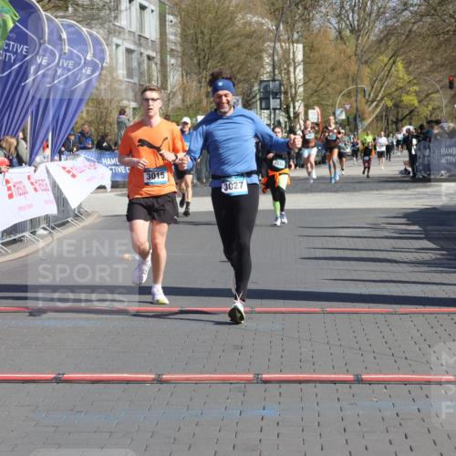 12.04.2026 - 45. Internationalen Wilhelmsburger Insellauf Strokosch-Dieckow http://msf.ph/oto/9457954 12.04.2026 11:04:34 Ziel 3027, 3015 meine-sportfotos.de