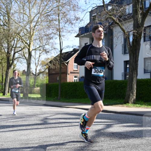 12.04.2026 - 45. Internationalen Wilhelmsburger Insellauf J. Mangold http://msf.ph/oto/9457956 12.04.2026 10:34:29 Ziel 2270, 4555, 2472, 2559, 3636, 3929, 5480, 3042, 3065, 2123, 3485, 3133, 4807, 3385, 2402, 2917, 2459, 2488, 2482, 4108, 3324, 5492, 5036, 5048, 2423, 2814, 4000, 5551, 4109 meine-sportfotos.de