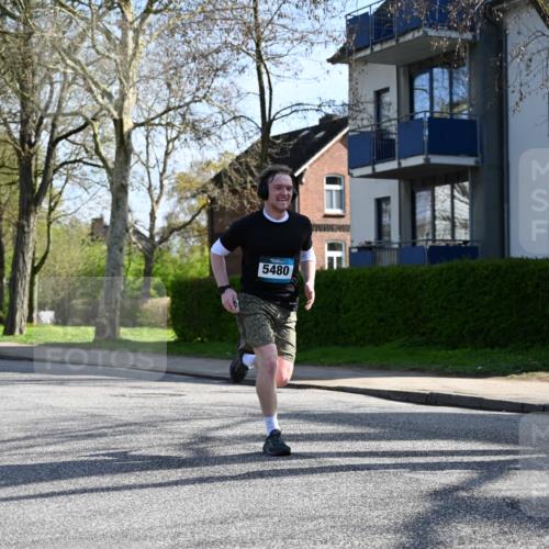 12.04.2026 - 45. Internationalen Wilhelmsburger Insellauf J. Mangold http://msf.ph/oto/9457971 12.04.2026 10:34:35 Ziel 3929, 5480, 3042, 3065, 2123, 3485, 3133, 4807, 3385, 2402, 2917, 2459, 2488, 2482, 4108, 3324, 5492, 5036, 5048, 2423, 2814, 4000, 5551, 4109, 2497 meine-sportfotos.de
