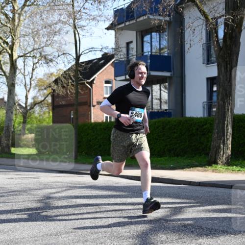 12.04.2026 - 45. Internationalen Wilhelmsburger Insellauf J. Mangold http://msf.ph/oto/9457975 12.04.2026 10:34:36 Ziel 3929, 5480, 3042, 3065, 2123, 3485, 3133, 4807, 3385, 2402, 2917, 2459, 2488, 2482, 4108, 3324, 3324, 5492, 5036, 5048, 2423, 2814, 4000, 4000, 5551, 4109, 2497, 2583 meine-sportfotos.de