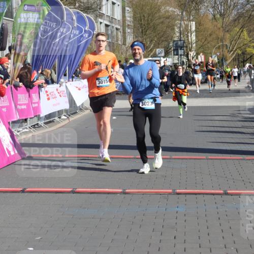 12.04.2026 - 45. Internationalen Wilhelmsburger Insellauf Strokosch-Dieckow http://msf.ph/oto/9457985 12.04.2026 11:04:34 Ziel 3027, 3015 meine-sportfotos.de