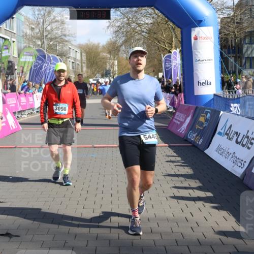 12.04.2026 - 45. Internationalen Wilhelmsburger Insellauf Strokosch-Dieckow http://msf.ph/oto/9458015 12.04.2026 10:47:32 Ziel 3098, 5445, 4992, 3450, 5054 meine-sportfotos.de