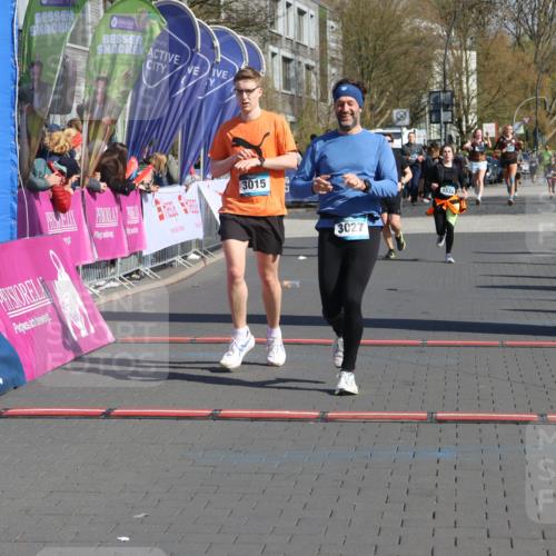 12.04.2026 - 45. Internationalen Wilhelmsburger Insellauf Strokosch-Dieckow http://msf.ph/oto/9458021 12.04.2026 11:04:35 Ziel 3027, 3015 meine-sportfotos.de
