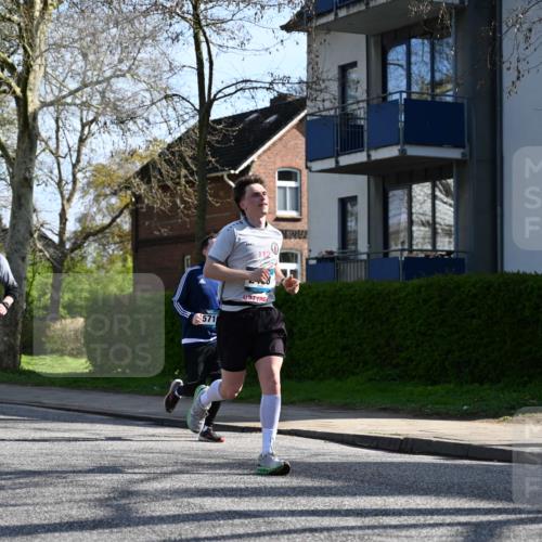 12.04.2026 - 45. Internationalen Wilhelmsburger Insellauf J. Mangold http://msf.ph/oto/9458031 12.04.2026 10:34:44 Ziel 3485, 3133, 4807, 3385, 2402, 2917, 2459, 2488, 2482, 4108, 3324, 5492, 5036, 5048, 5036, 5048, 2423, 2814, 4000, 5551, 4109, 2497, 2497, 2583, 3759, 4127, 5523 meine-sportfotos.de