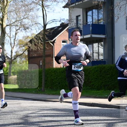 12.04.2026 - 45. Internationalen Wilhelmsburger Insellauf J. Mangold http://msf.ph/oto/9458046 12.04.2026 10:34:46 Ziel 3485, 3133, 4807, 3385, 2402, 2917, 2459, 2488, 2482, 4108, 3324, 5492, 5036, 5048, 2423, 2814, 2423, 2814, 4000, 5551, 4109, 2497, 2583, 3759, 4127, 5523 meine-sportfotos.de