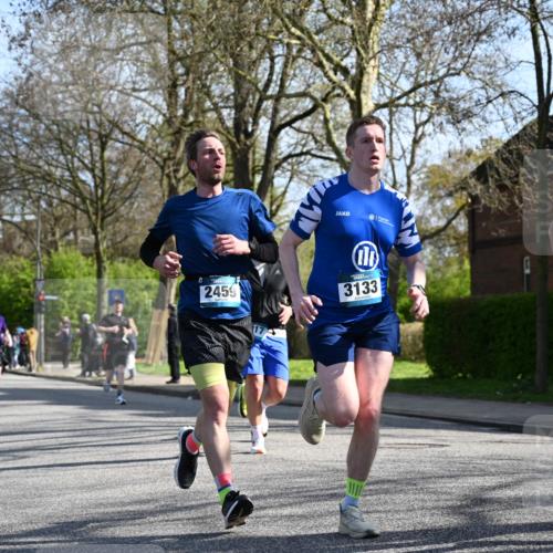 12.04.2026 - 45. Internationalen Wilhelmsburger Insellauf J. Mangold http://msf.ph/oto/9458049 12.04.2026 10:34:47 Ziel 3485, 3133, 4807, 3385, 2402, 2917, 2459, 2488, 2482, 4108, 3324, 5492, 5036, 5048, 2423, 2814, 4000, 5551, 4109, 2497, 2583, 3759, 4127, 5523, 4884 meine-sportfotos.de