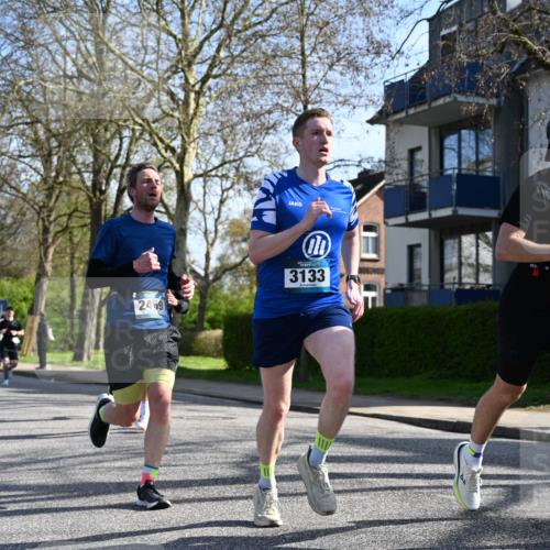 12.04.2026 - 45. Internationalen Wilhelmsburger Insellauf J. Mangold http://msf.ph/oto/9458057 12.04.2026 10:34:47 Ziel 3485, 3133, 4807, 3385, 2402, 2917, 2459, 2488, 2482, 4108, 3324, 5492, 5036, 5048, 2423, 2814, 4000, 5551, 4109, 2497, 2583, 3759, 4127, 5523, 4884 meine-sportfotos.de