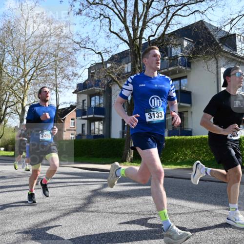 12.04.2026 - 45. Internationalen Wilhelmsburger Insellauf J. Mangold http://msf.ph/oto/9458066 12.04.2026 10:34:48 Ziel 3485, 3133, 4807, 3385, 2402, 2917, 2459, 2488, 2482, 4108, 3324, 5492, 5036, 5048, 2423, 2814, 4000, 4000, 5551, 4109, 2497, 2583, 2583, 3759, 4127, 5523, 4884 meine-sportfotos.de