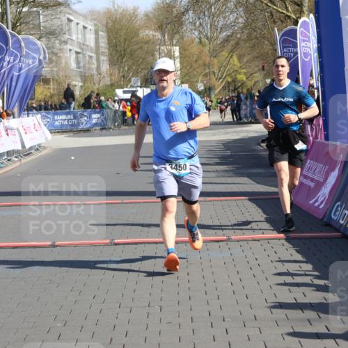 12.04.2026 - 45. Internationalen Wilhelmsburger Insellauf Strokosch-Dieckow http://msf.ph/oto/9458068 12.04.2026 10:47:35 Ziel 4992, 3450, 5054 meine-sportfotos.de