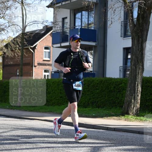 12.04.2026 - 45. Internationalen Wilhelmsburger Insellauf J. Mangold http://msf.ph/oto/9458073 12.04.2026 10:34:58 Ziel 2488, 2482, 4108, 3324, 5492, 5036, 5048, 2423, 2814, 4000, 5551, 4109, 2497, 2583, 3759, 4127, 5523, 4884, 5603 meine-sportfotos.de