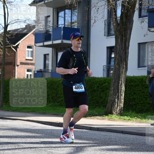 12.04.2026 - 45. Internationalen Wilhelmsburger Insellauf J. Mangold http://msf.ph/oto/9458075 12.04.2026 10:34:58 Ziel 2488, 2482, 4108, 3324, 5492, 5036, 5048, 2423, 2814, 4000, 5551, 4109, 2497, 2583, 3759, 4127, 5523, 4884, 5603 meine-sportfotos.de