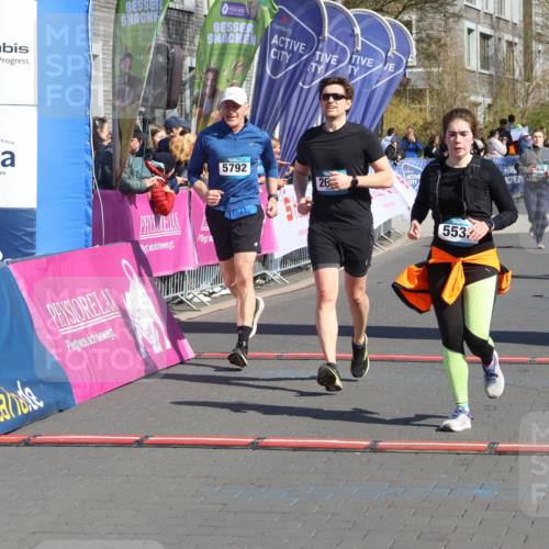 12.04.2026 - 45. Internationalen Wilhelmsburger Insellauf Strokosch-Dieckow http://msf.ph/oto/9458078 12.04.2026 11:04:40 Ziel 5533, 2664, 5792, 4059, 4489 meine-sportfotos.de
