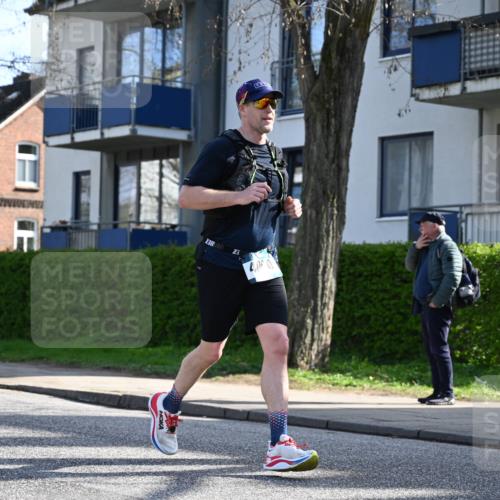 12.04.2026 - 45. Internationalen Wilhelmsburger Insellauf J. Mangold http://msf.ph/oto/9458079 12.04.2026 10:34:58 Ziel 2488, 2482, 4108, 3324, 5492, 5036, 5048, 2423, 2814, 4000, 5551, 4109, 2497, 2583, 3759, 4127, 5523, 4884, 5603 meine-sportfotos.de