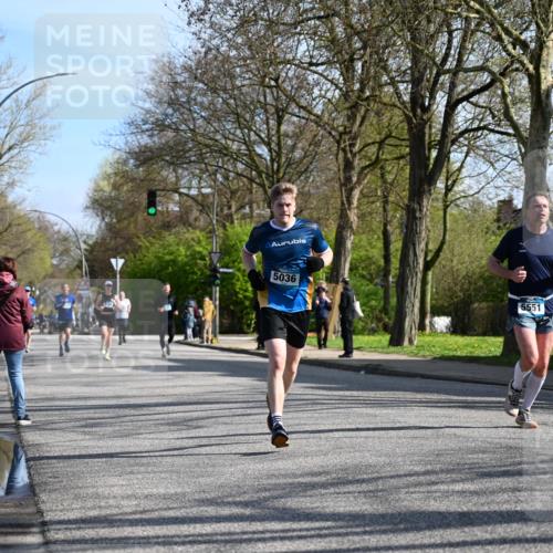 12.04.2026 - 45. Internationalen Wilhelmsburger Insellauf J. Mangold http://msf.ph/oto/9458082 12.04.2026 10:35:00 Ziel 3324, 5492, 5036, 5048, 2423, 2814, 4000, 5551, 4109, 2497, 2583, 2583, 3759, 4127, 5523, 4884, 5603 meine-sportfotos.de